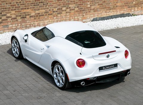 Alfa Romeo 4C 9