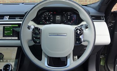 Land Rover Range Rover Velar First Edition P380 23
