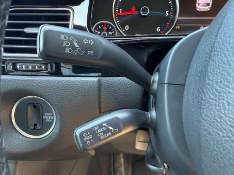 Volkswagen Touareg 3.0 TDI V6 BlueMotion Tech R-Line SUV 5dr Diesel Tiptronic 4WD Euro 6 (s/s) 19