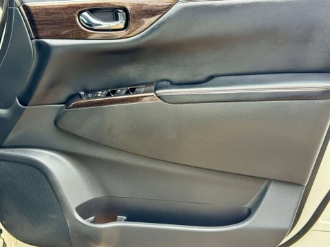 Nissan Elgrand Highway Star 73