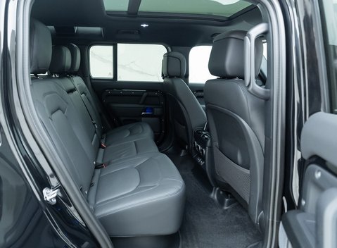 Land Rover Defender 110 V8 13