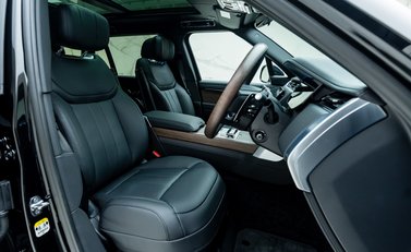 Land Rover Range Rover P460e Autobiography LWB 11