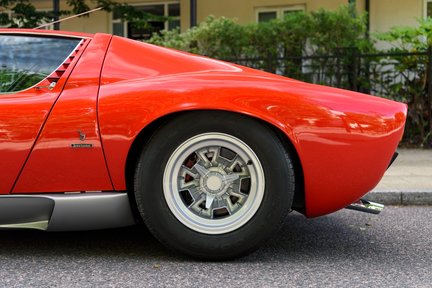 Lamborghini Miura P400 SV 21