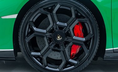 Lamborghini Huracan LP 640-4 EVO SPYDER 60th Anniversary Edition 38