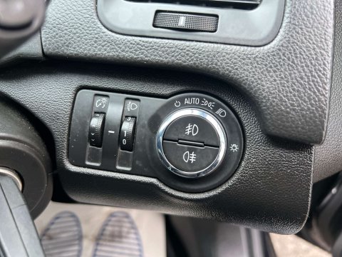 Vauxhall Insignia 1.6 Insignia SRI Nav CDTI Auto 5dr 23