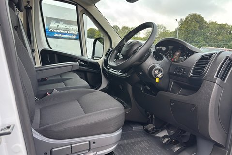 Peugeot Boxer 35 L3H2 Professional 140 ps Panel Van 16