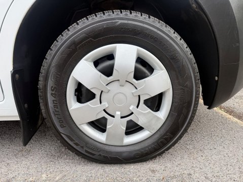 Nissan NV400 DCI TEKNA L2H2 13