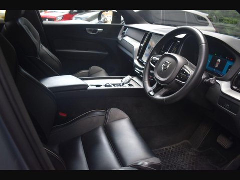 Volvo XC60 2.0 B4 MHEV Plus SUV 5dr Petrol Hybrid Auto Euro 6 (s/s) (197 ps) 4