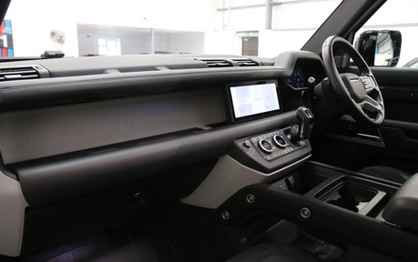 Land Rover Defender 110 D250 x-Dynamic HSE - 1 Owner 4