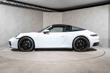 Porsche 911 TARGA 4 PDK. WARRANTY. ADAPTIVE CRUISE CONTROL. HEATED SEATS. HEATED WHEEL. 10