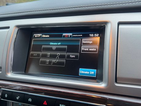 Jaguar XF 2.2d Portfolio Saloon 4dr Diesel Auto Euro 5 (s/s) (200 ps) 28