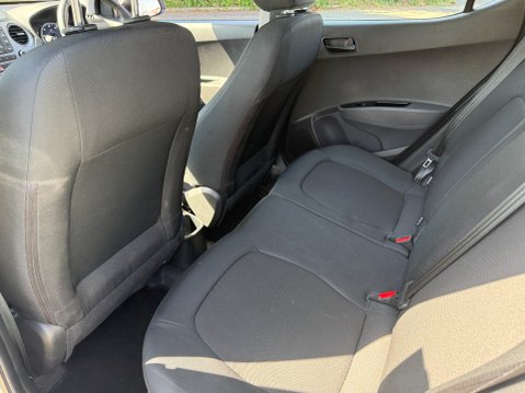 Hyundai i10 SE AUTOMATIC 25