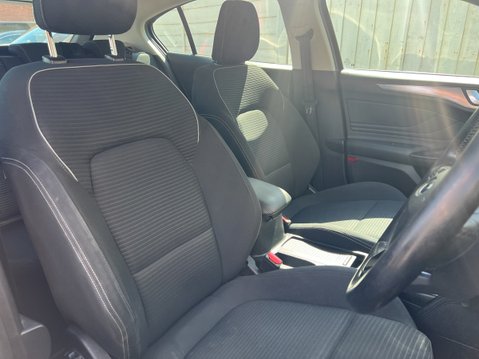 Ford Focus 1.0T EcoBoost Titanium Hatchback 5dr Petrol Manual 17