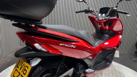 Honda PCX WW PCX 125 2016 ONLY 13K 1 OWNER LONG MOT WARRANTY 125CC 8