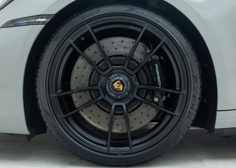 Porsche 911 Carrera GTS (992) 