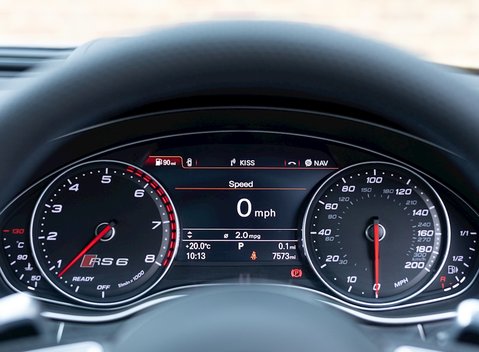 Audi RS6 Avant Performance 18