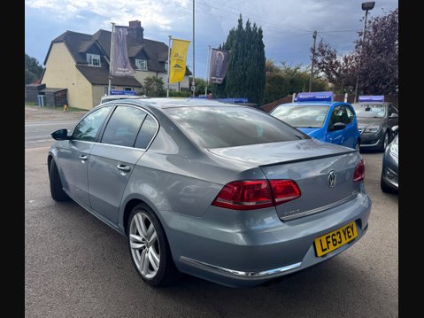 Volkswagen Passat 2.0 TDI BlueMotion Tech R-Line Euro 5 (s/s) 4dr 2