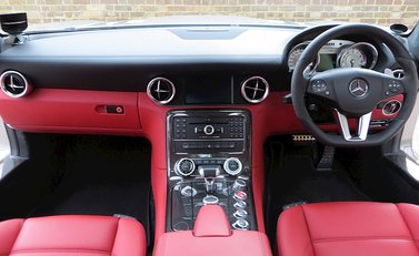 Mercedes-Benz SLS AMG 2