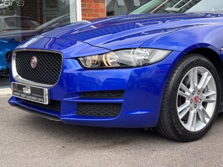 Jaguar XE 2.0i Prestige Saloon 4dr Petrol Auto Euro 6 (s/s) (200 ps) 9