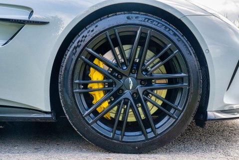 Aston Martin Vantage 4.0 Vantage V8 Auto 3dr 6