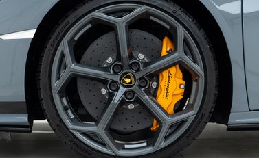 Lamborghini Huracan Tecnica 22