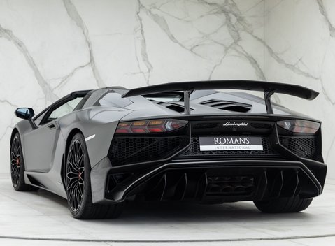Lamborghini Aventador SV LP 750-4 Roadster 15