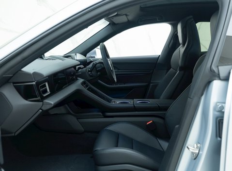Porsche Taycan 4S Sport Turismo 14