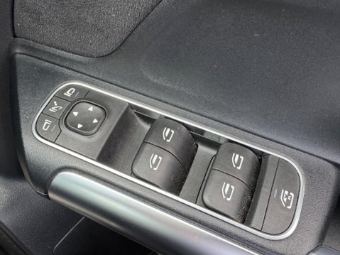 Mercedes-Benz B Class 1.3 B200 AMG Line (Executive) 7G-DCT Euro 6 (s/s) 5dr 46
