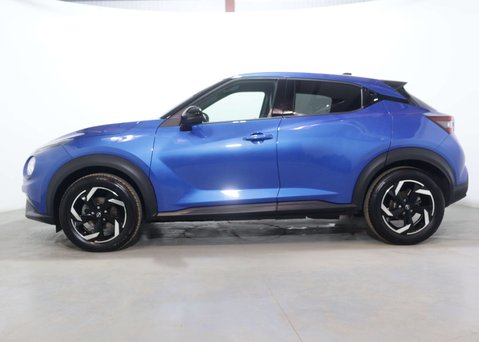 Nissan Juke 1.6 Juke N-Connecta HEV CVT 5dr 9