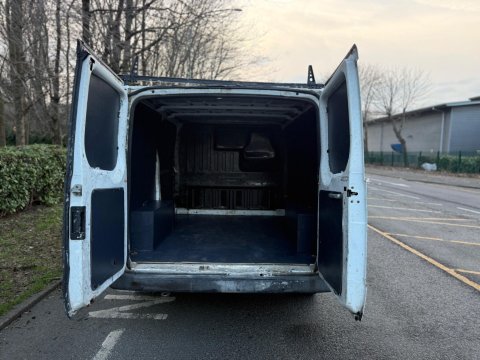 Ford Transit 2.2 TDCi 250 FWD L1 H1 5dr 3