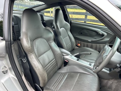 Porsche 911 CARRERA 15