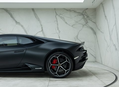 Lamborghini Huracan LP 640-4 EVO 35