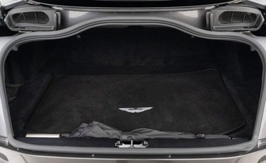 Aston Martin DBS Superleggera 29