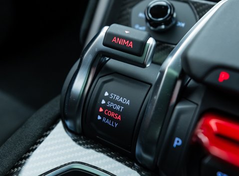 Lamborghini Urus Performante 26