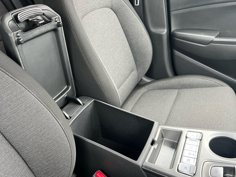 Hyundai KONA PREMIUM 29