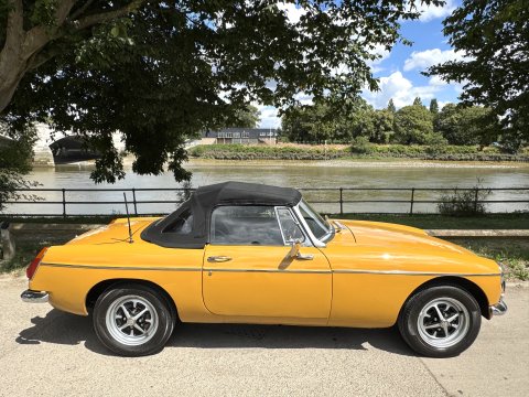 MG B ROADSTER 72