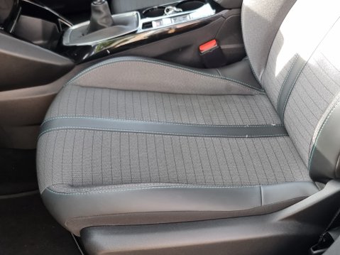 Peugeot 208 PURETECH ALLURE S/S 32