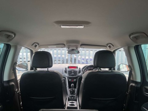 Vauxhall Zafira 2.0 Zafira Tourer SE CDTi 5dr 32