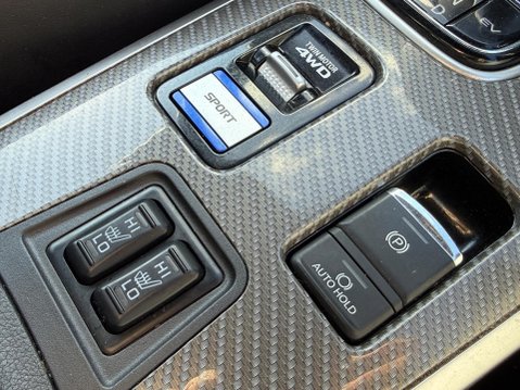 Mitsubishi Outlander 2.4h TwinMotor 13.8kWh 4h SUV 5dr Petrol Plug-in Hybrid CVT 4WD Euro 6 (s/s 45