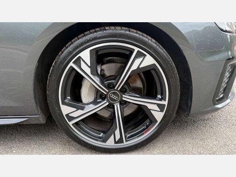 Audi A4 2.0 A4 Black Edition 40 TFSI MHEV Semi-Auto 4dr 41