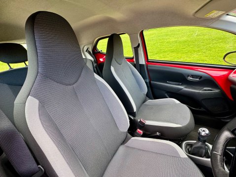 Toyota Aygo VVT-I X-PLAY TSS 16