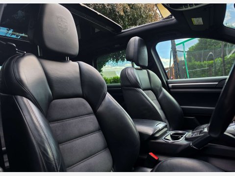 Porsche Cayenne 3.0 Cayenne D Platinum Edition V6 Tiptronic S A 4WD 5dr 19