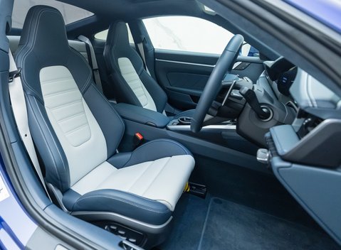 Porsche 911 Turbo S (992) 12