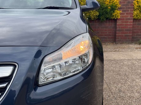 Vauxhall Insignia 1.8 Insignia SRi 5dr 5