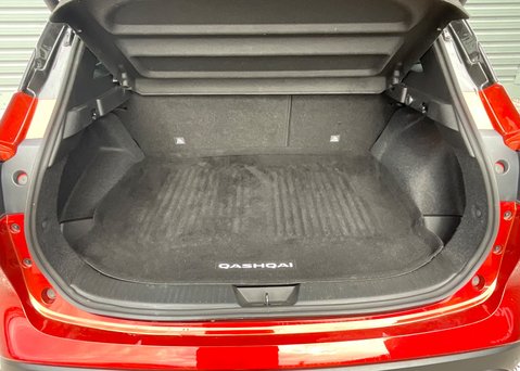 Nissan Qashqai DIG-T TEKNA MHEV 19