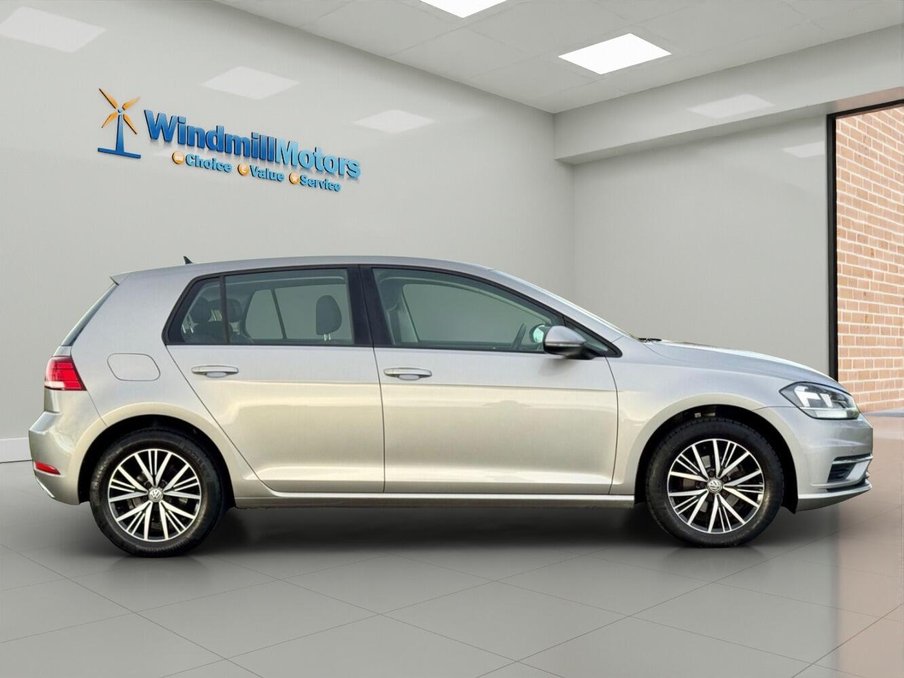 2017 Volkswagen Golf — image 3
