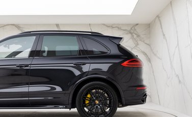 Porsche Cayenne Turbo S 27