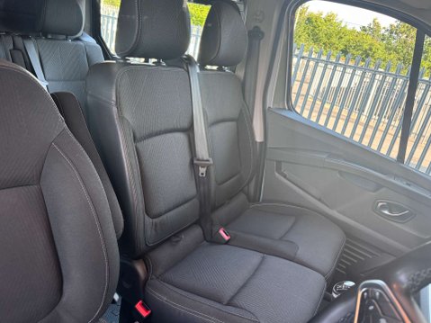 Renault Trafic 2.0 dCi Blue LL30 Sport Crew Van Double Cab 6dr Diesel Manual L2 H1 Euro 6 21