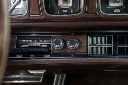 Lincoln Continental Mk III 26