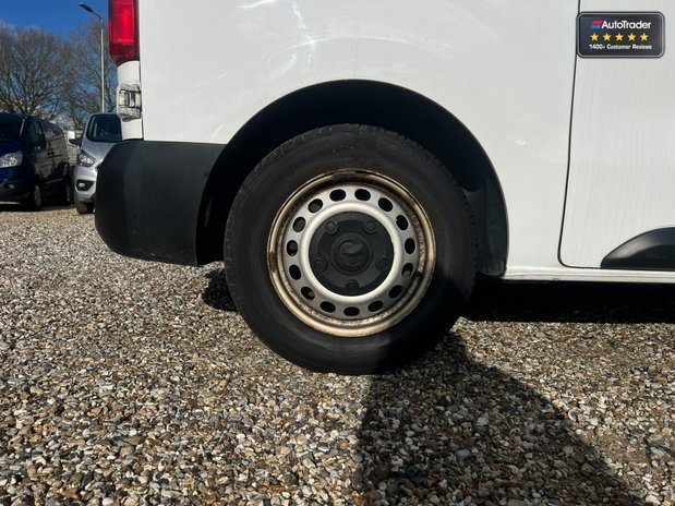 Vauxhall Vivaro SWB L1H1 F2700 Dynamic Air Con Sensors EURO 6 NO VAT 19